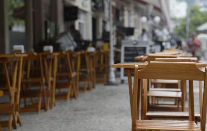 Com vacinação e sem restrições, SP tem 10 novos bares e restaurantes por dia