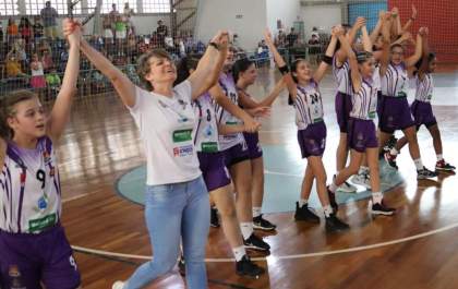 Basquete feminino sub-13 de Araçatuba é campeão do Circuito Paulista