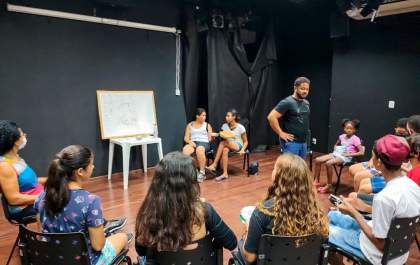 Birigui recebe inscrições para 13 cursos gratuitos no CEU das Artes