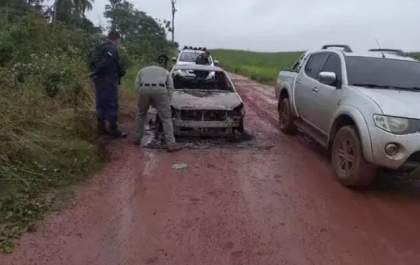 Casal vai comprar drogas em território do tráfico e morre após ter o carro incinerado na Fronteira