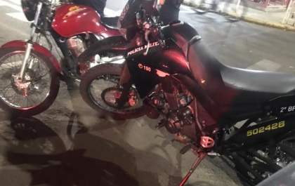 Menor é preso após empinar moto e tentar fugir da PM em Três Lagoas