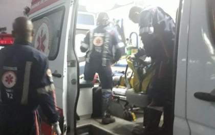 Motociclista fica ferida ao ser atingida por motorista de Fiat Uno em Três Lagoas