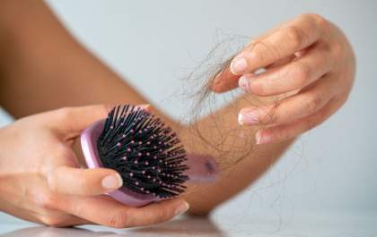 Queda de cabelo em pacientes bariátricos é normal? Médicos da Clínica Medssim esclarecem
