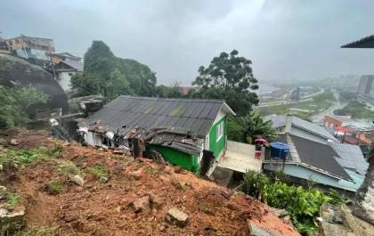 Chuvas em SC causam três mortes e desalojam 7,1 mil pessoas