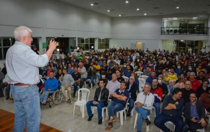 Astronauta Marcos Pontes visita Birigui e ministra palestra comemorativa na Fateb