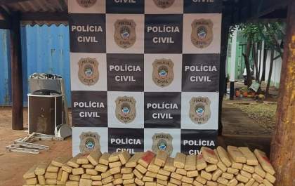 Polícia Civil apreende carro carregado com 315 kg de maconha próximo a escola
