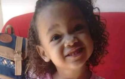 Menina de 4 anos morre ao ser picada por escorpião enquanto dormia