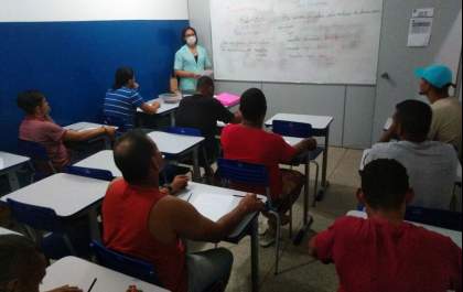 Ensino noturno é realidade para quem cumpre pena no semiaberto de Três Lagoas