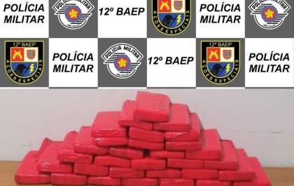 Baep prende 2 e apreende maconha e pasta base de cocaína em ônibus de sacoleiros