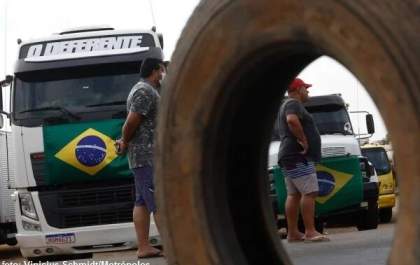 Caminhoneiros não descartam paralisação após alta do diesel