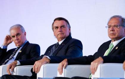 Em SP, presidente critica Petrobras e diz “lamentar” preço do diesel