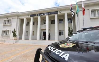 Mulher procura a Guarda Municipal após encontrar ‘bolo’ de dinheiro no Calçadão