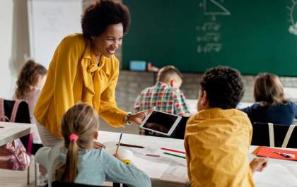 Pedagogas relatam como a tecnologia é uma aliada na retomada das aulas pós-pandemia