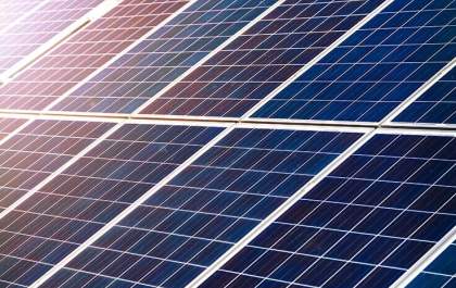 Bandidos furtam R$ 60 mil em placas de energia solar