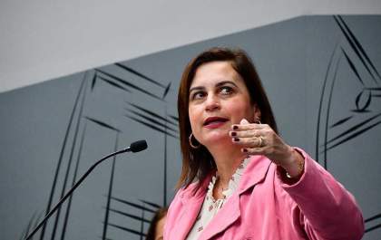 Novo plano de carreira da Educação prevê jornada de 30 horas e contratação de profissionais
