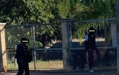 Homens são vistos se masturbando perto de escolas