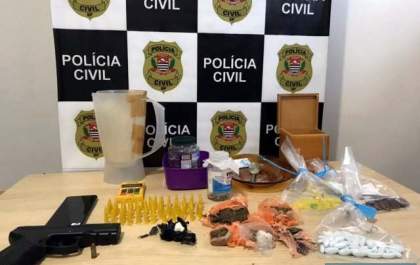 Polícia Civil prende jovem de 22 anos acusado de tráfico e posse irregular de munição