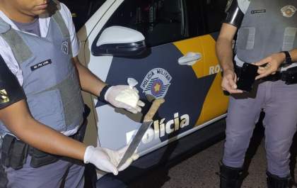 Polícia Militar Rodoviária prende acusado de roubar caminhoneiro