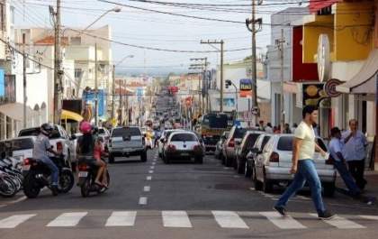 Prefeitura injeta mais de R$ 5 milhões na economia local nesta terça