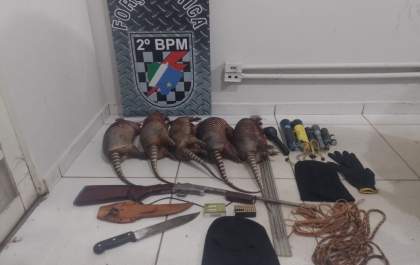 Força Tática apreende arma de fogo e cinco homens por caça de animais silvestres