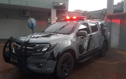 Embriagado, motorista quase atropela pedestres, resiste à prisão e ameaça família de PM de morte&nbsp;