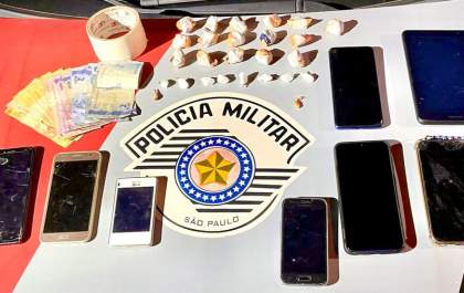 Dois homens e uma mulher são detidos por tráfico de drogas e adolescente com crack na calcinha fica sob tutela do Conselho Tutelar