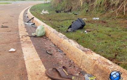 Homem morre após capotamento de carro na rotatória próximo a Escolinha do Projeto Jupiá em Castilho