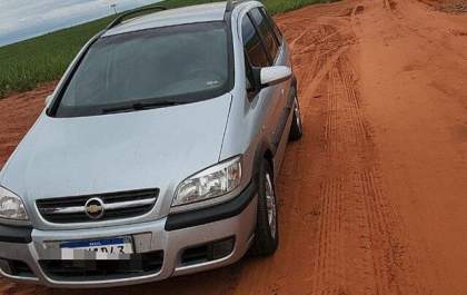 Detento foge com carro de Agente penitenciária pela porta da frente do presídio