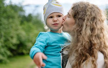 Comportamento - Não obrigue seu filho a abraçar ou beijar amigos ou familiares