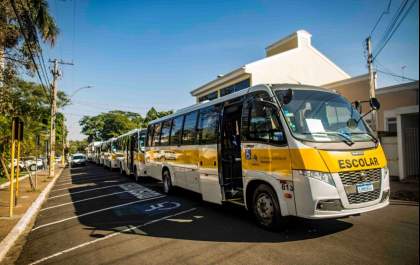 Educação de Araçatuba recebe 7 novos veículos