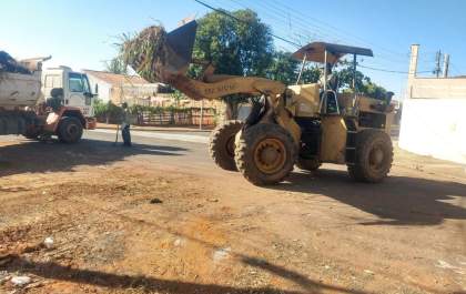 Prefeitura retira mais de 75 toneladas de entulhos durante força-tarefa no bairro Colinas