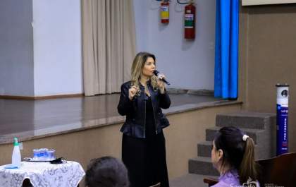 Você sabe como funciona e os benefícios do ensino bilíngue?