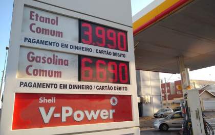 Postos de Araçatuba começam a reduzir preço da gasolina