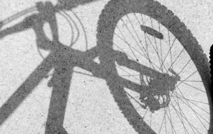 Homem invade escola particular e furta bicicleta em Três Lagoas