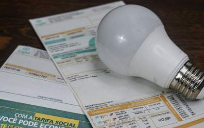 Conta de luz fica mais cara a partir de hoje, mas queda do ICMS reduz impacto na inflação