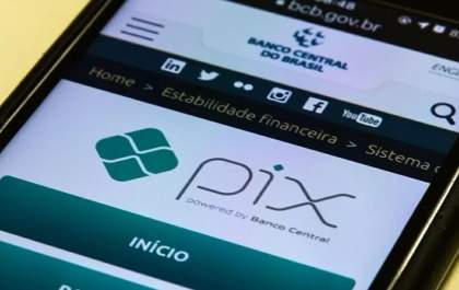 Golpe do 'pix premiado': jovem é preso por prometer multiplicar