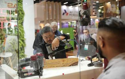 Equipe Nova Era participa da maior feira da América Latina destinada ao setor moveleiro. Confira as novidades!