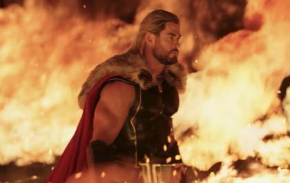 Desequilibrado, ‘Thor: Amor e Trovão’ é só estética e piada ruim