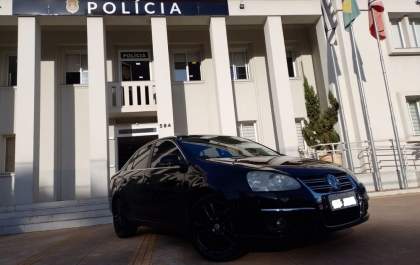 Polícia Civil faz operação contra loja 'de fachada' na rua do Fico