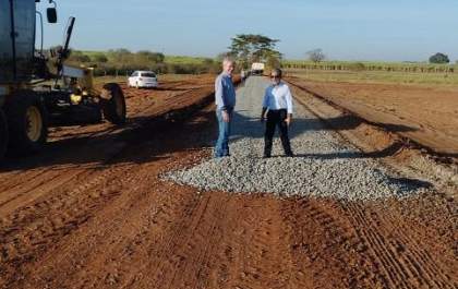Paulo Boaventura e João Lameu visitam obras na estrada da “Maravilha”