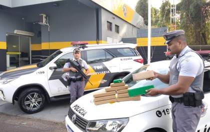 Adolescente de 16 anos é flagrado com 11 tijolos de maconha