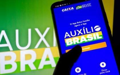 Um milhão de famílias vão entrar no Auxílio Brasil