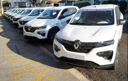 Prefeitura apresenta novos carros comprados com recurso de leilões de sucata