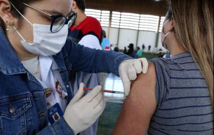 Pessoas com mais de 35 anos já podem tomar a 4ª dose contra Covid em MS