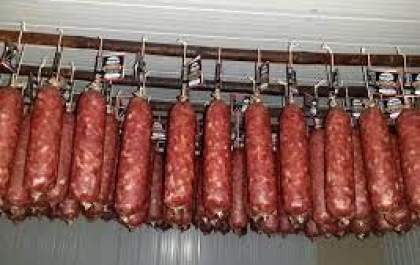 Usuário de drogas é preso furtando salame em supermercado e ainda ameaçou funcionário do local