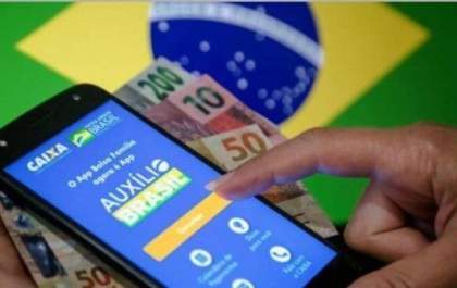 Governo antecipa pagamento do Auxílio Brasil em agosto