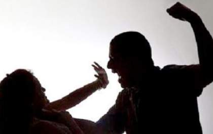 Briga generalizada em Três Lagoas acaba com mãe, pai e filha machucados