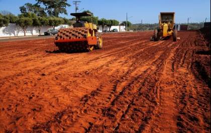 Prefeitura prepara terreno para construção de casas da CDHU