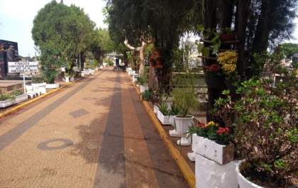 Guarda relata furto de placa de bronze de túmulo no cemitério da Saudade