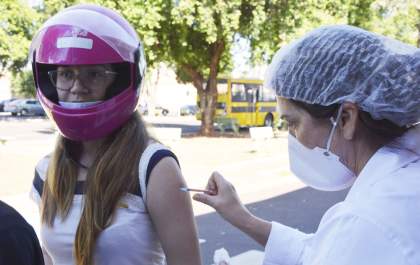Jovens de 30 a 33 anos podem tomar a 4ª dose da vacina contra a covid-19 a partir deste sábado